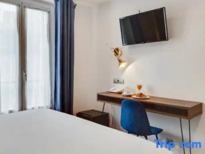 Carladez Cambronne - 34