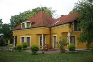 Anonim Vendeghaz, Villany
