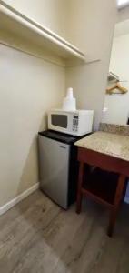 Anaheim National Inn - 13