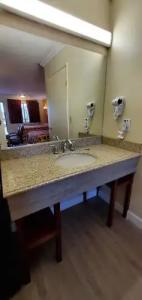 Anaheim National Inn - 117