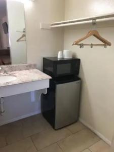 Anaheim National Inn - 14