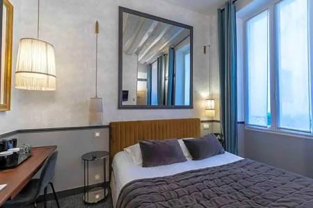 Dauphine Saint Germain - 33