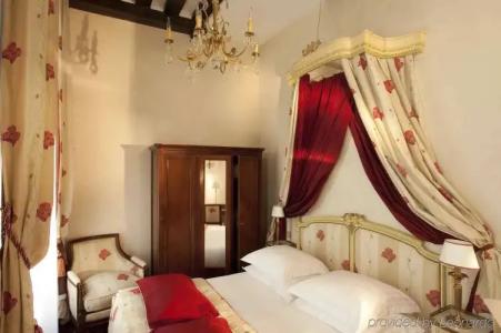 Dauphine Saint Germain - 2