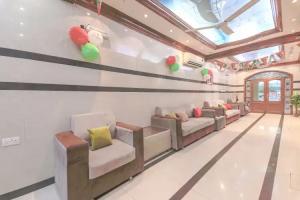 Super OYO 108 Marsa Al Masafar Hotel Apartment