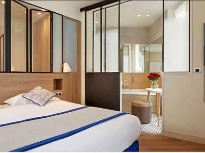 Hôtel de Sévigné - 98