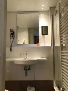 Hôtel de Sévigné - 153