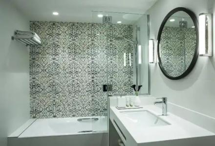 Hôtel Parc Saint-Séverin - Esprit de France - 69