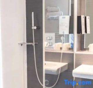 Kyriad Paris 18 - Porte de Clignancourt - Montmartre - 133