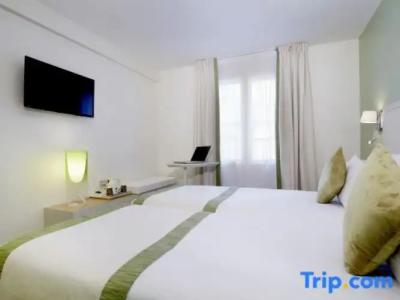 Kyriad Paris 18 - Porte de Clignancourt - Montmartre - 121