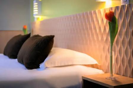 Glasgow Monceau by Patrick Hayat - 6