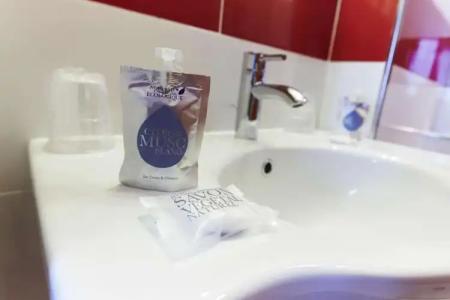 Kyriad Paris 10 - Canal Saint Martin - République - 9