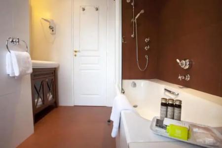 Serotel Lutèce - 121