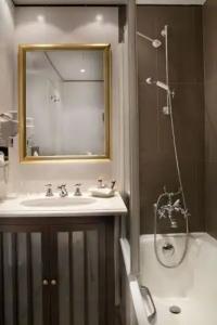 Serotel Lutèce - 105