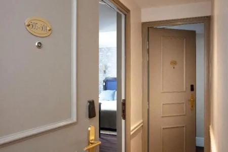 Serotel Lutèce - 61