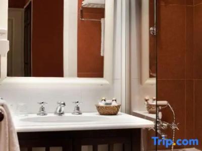 Serotel Lutèce - 85