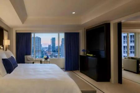 The Peninsula Chicago - 18