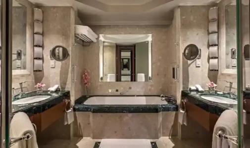 The Peninsula Bangkok - SHA Extra Plus - 108