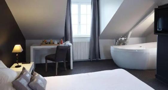 Best Western Le Cheval Blanc -Centre- Vieux Port - 71