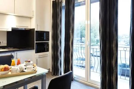 Best Western Le Cheval Blanc -Centre- Vieux Port - 212