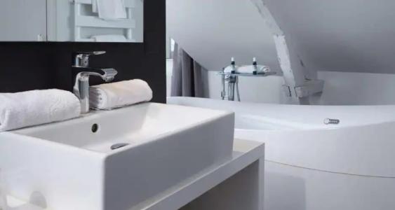 Best Western Le Cheval Blanc -Centre- Vieux Port - 147