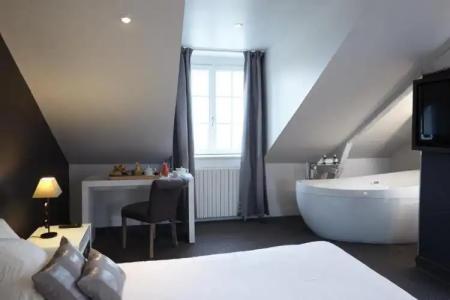 Best Western Le Cheval Blanc -Centre- Vieux Port - 143