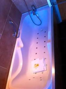 Best Western Le Cheval Blanc -Centre- Vieux Port - 129