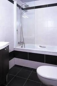 Best Western Le Cheval Blanc -Centre- Vieux Port - 112