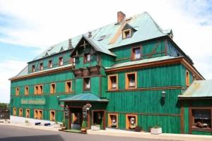 Hotel Zelený Dům, Bozi Dar