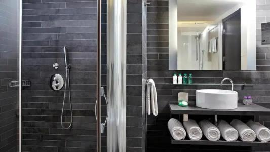 Renaissance Paris Arc de Triomphe - 102