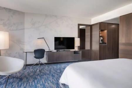 Renaissance Paris Arc de Triomphe - 63