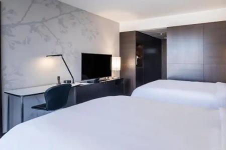 Renaissance Paris Arc de Triomphe - 81