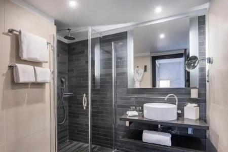 Renaissance Paris Arc de Triomphe - 84