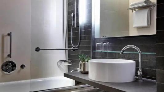 Renaissance Paris Arc de Triomphe - 103