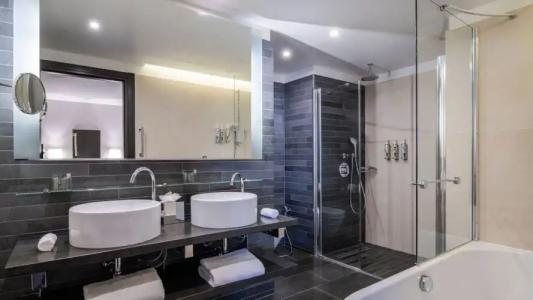 Renaissance Paris Arc de Triomphe - 113