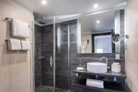 Renaissance Paris Arc de Triomphe - 45