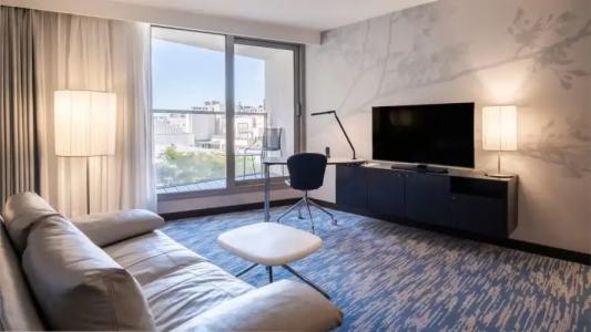 Renaissance Paris Arc de Triomphe - 114