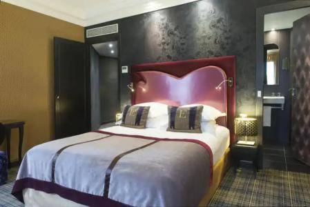 Renaissance Paris Arc de Triomphe - 6