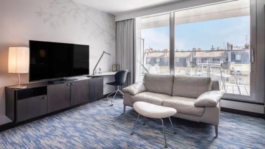 Renaissance Paris Arc de Triomphe - 121