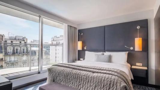 Renaissance Paris Arc de Triomphe - 116