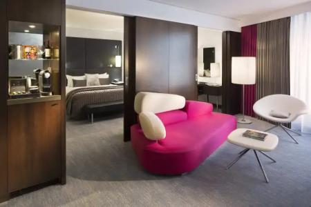 Renaissance Paris Arc de Triomphe - 4