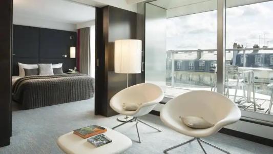 Renaissance Paris Arc de Triomphe - 122