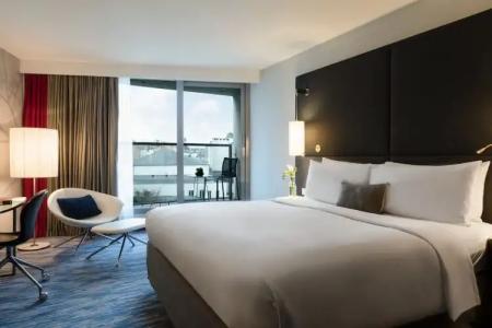 Renaissance Paris Arc de Triomphe - 53