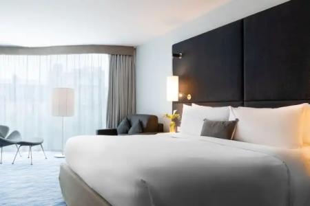 Renaissance Paris Arc de Triomphe - 58