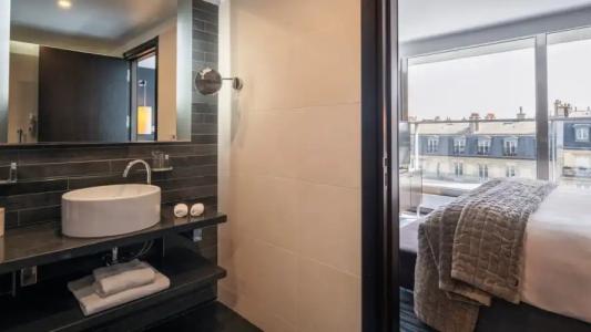 Renaissance Paris Arc de Triomphe - 119