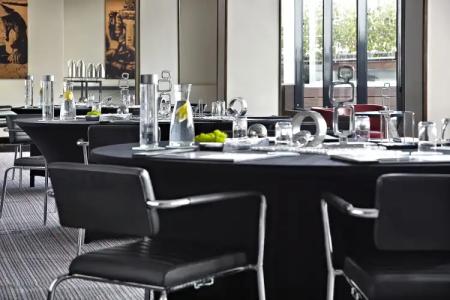 Renaissance Paris Arc de Triomphe - 31