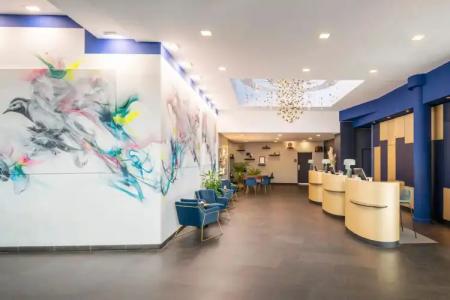 Renaissance Paris Arc de Triomphe - 15