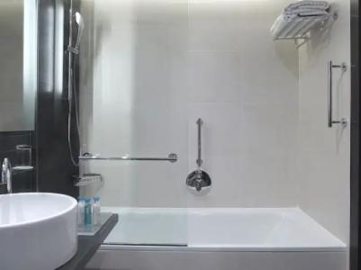 Renaissance Paris Arc de Triomphe - 66