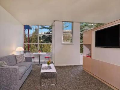 Aspen Meadows Resort - 12