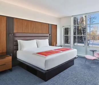 Aspen Meadows Resort - 3