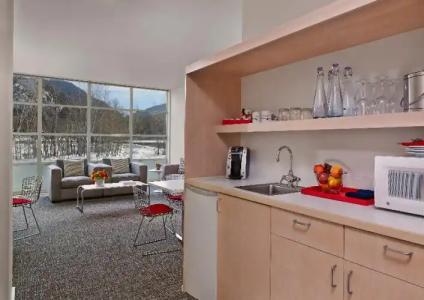 Aspen Meadows Resort - 20